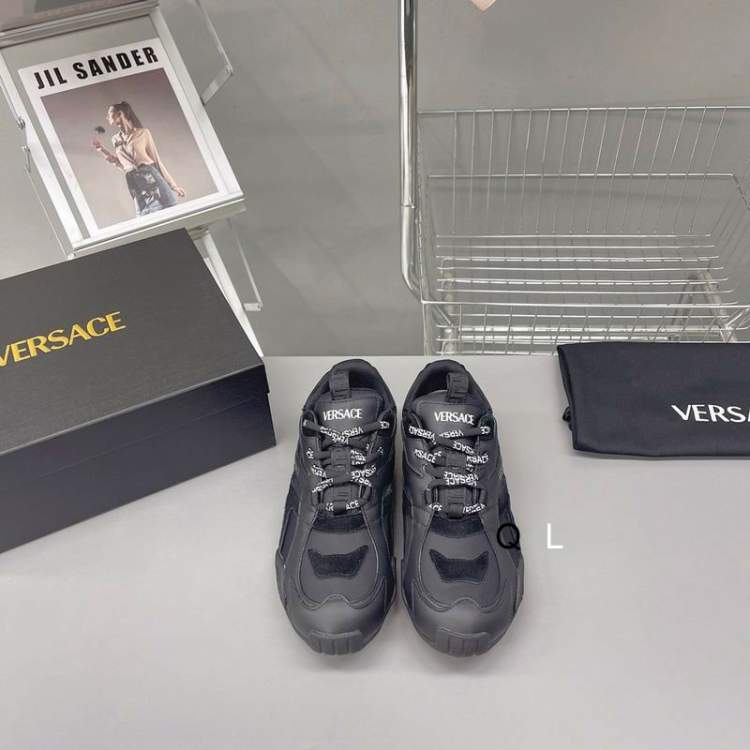 Picture of Versace Shoes _SKUVersacesz35-45QL020120432
